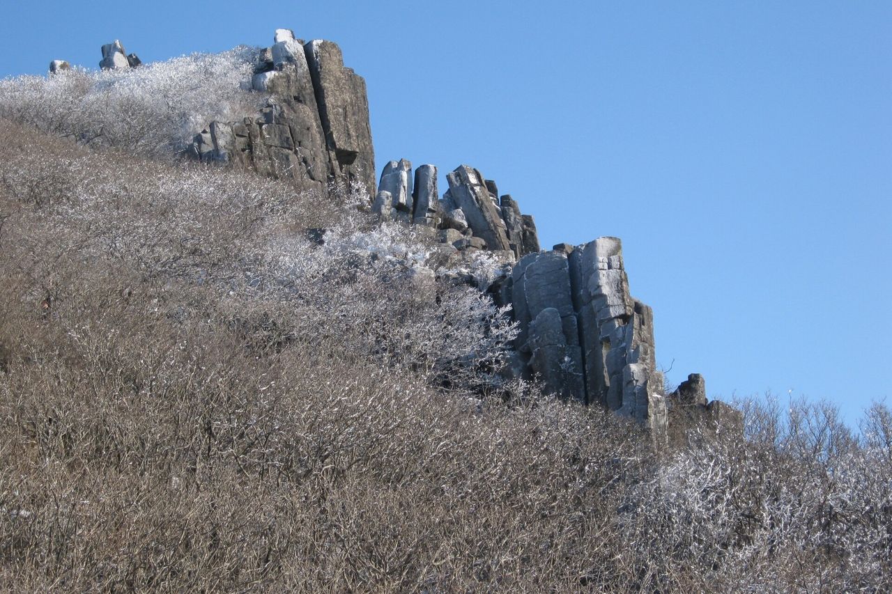 서리 내린 무등산 주상절리 돌기둥