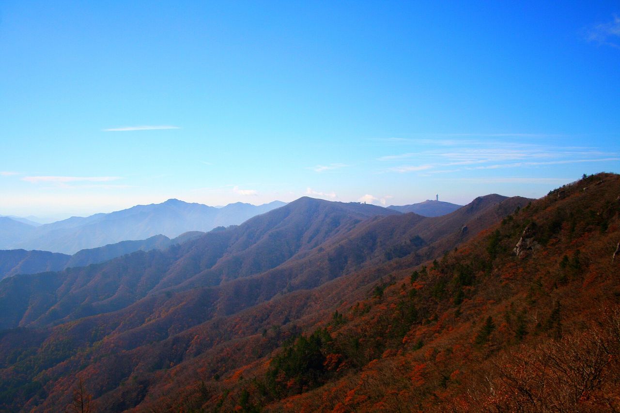 소백산 주능선의 첩첩한 산줄기